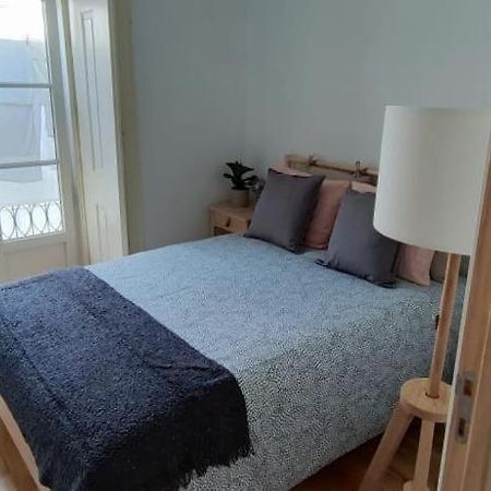 Quarto Com Varanda Na Rua Dos Douradores Lisabona Exterior foto